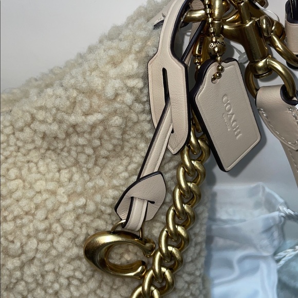 NWT Coach ‘Juliet’ Shearling 25 Shoulder Bag - Picture 2 of 13